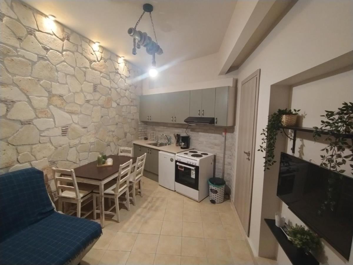 Sofias Cute House Apartment เทสซาโลนิกิ ภายนอก รูปภาพ